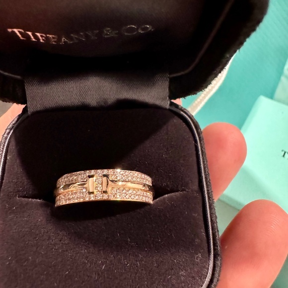 Tiffany&Co T wide pave diamond ring - Picture 3 of 11